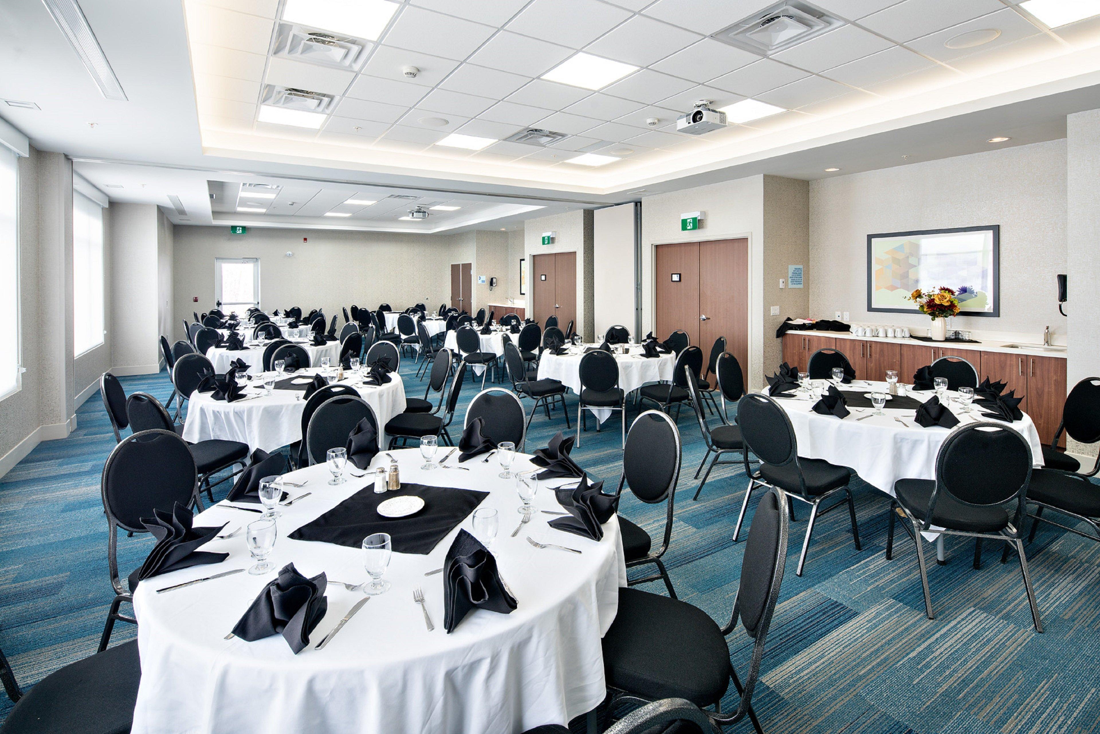 Holiday Inn Express - Red Deer North By Ihg Exterior foto