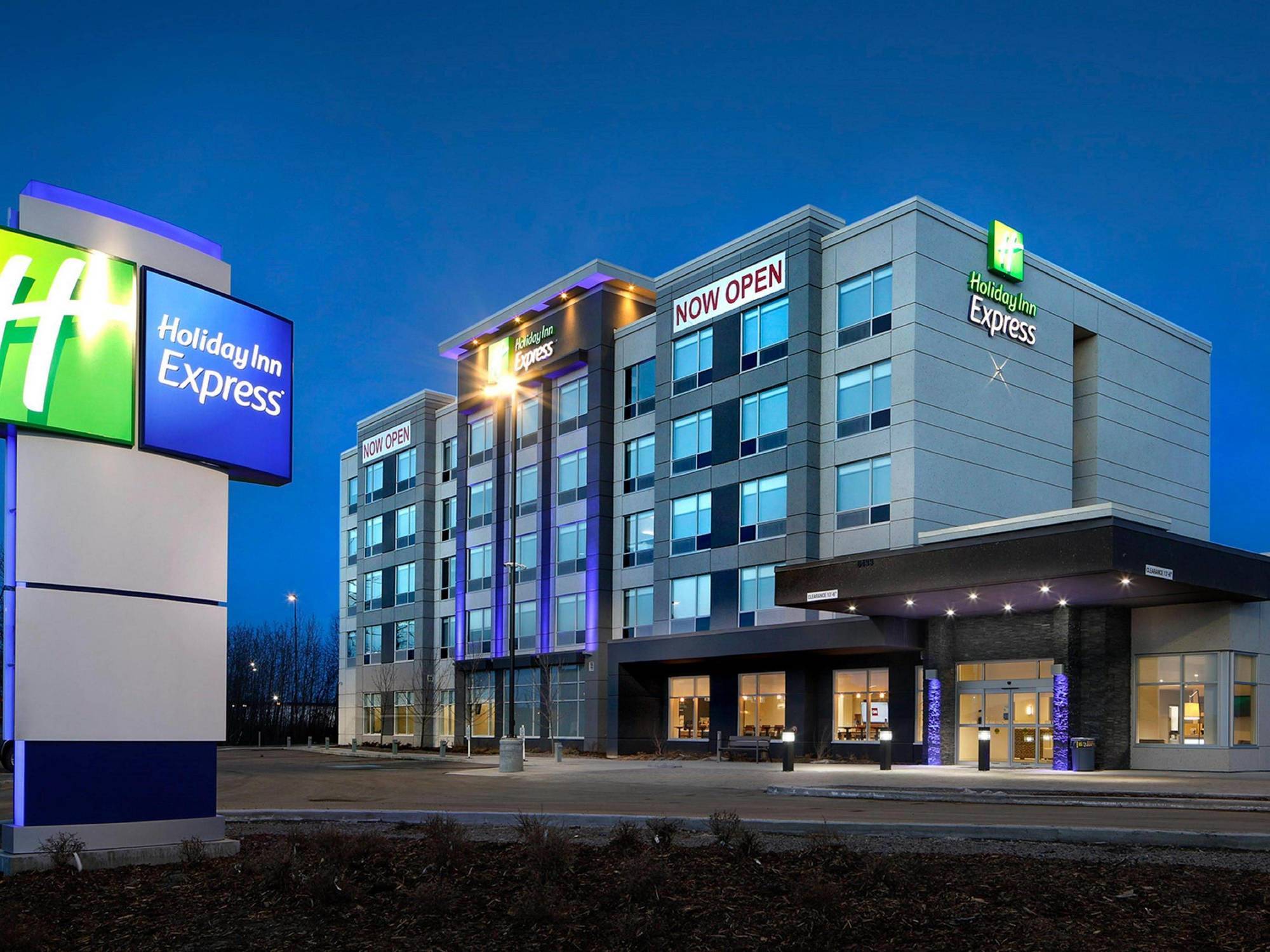 Holiday Inn Express - Red Deer North By Ihg Exterior foto